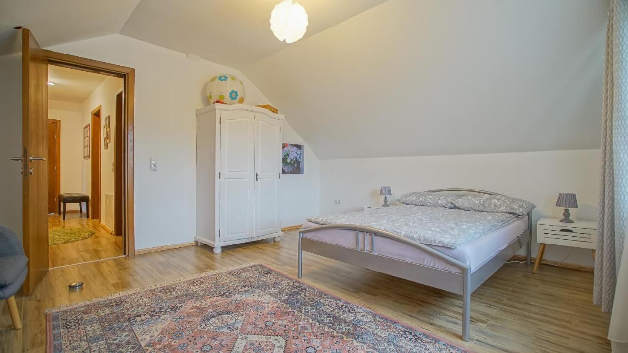 Ferienwohnung Vilux With Indoor Private Parking Brașov Exterior foto