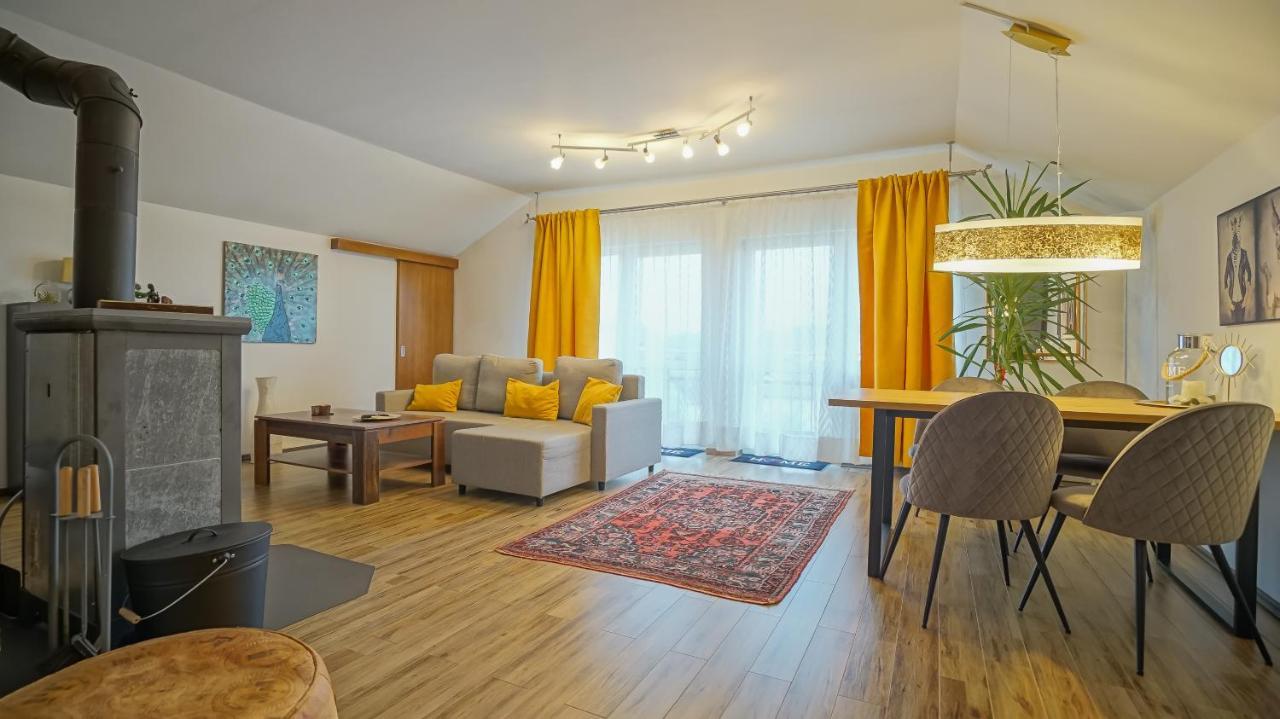 Ferienwohnung Vilux With Indoor Private Parking Brașov Exterior foto