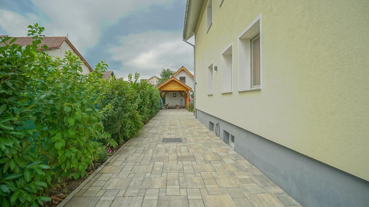 Ferienwohnung Vilux With Indoor Private Parking Brașov Exterior foto