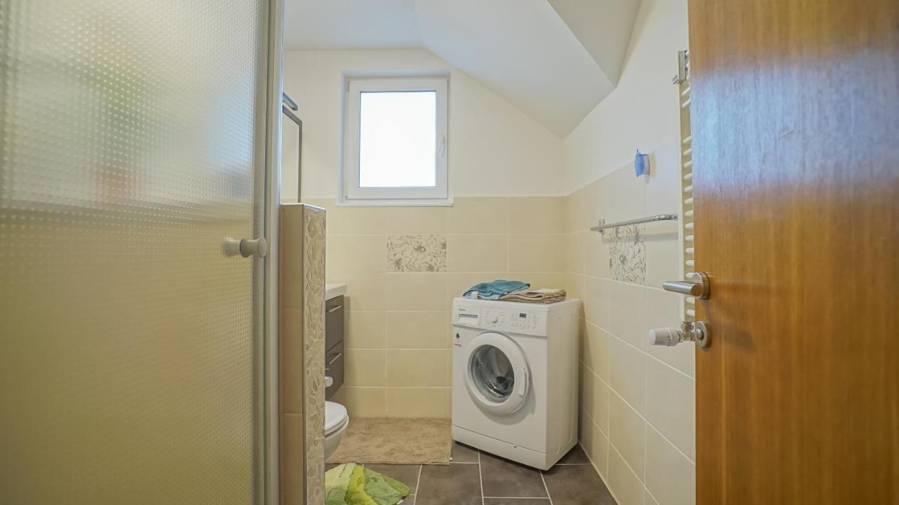 Ferienwohnung Vilux With Indoor Private Parking Brașov Exterior foto